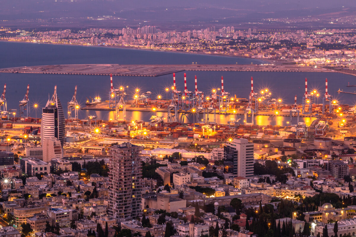 PikiWiki_Israel_76755_haifa_lights_in_the_evening.jpg